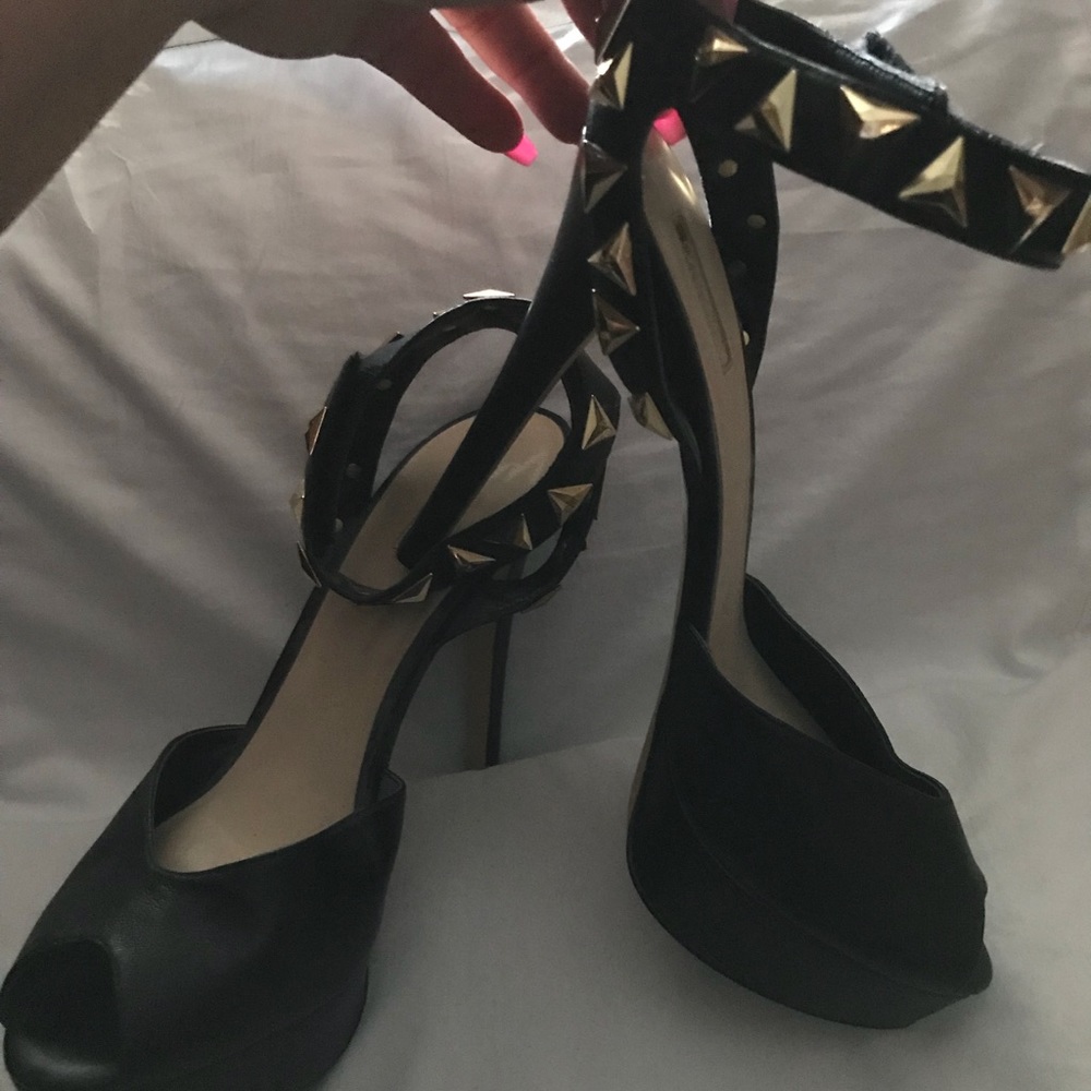 Authentic Guess Black Ankle Strap Heels